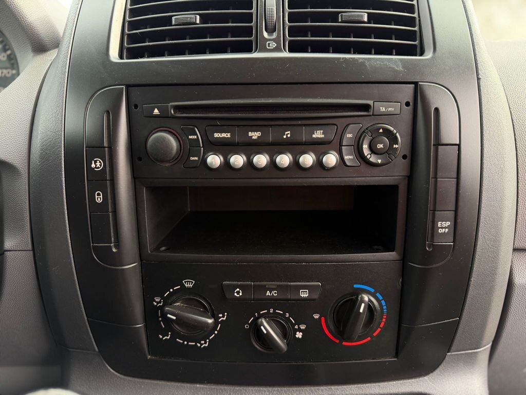 Peugeot Expert MPV 2,0 l 88 kw