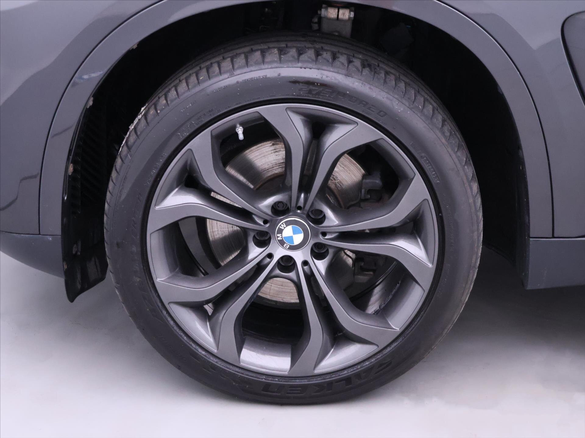 BMW X5 SUV / Terénní 3,0 l 230 kw