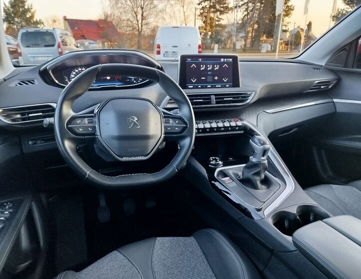 Peugeot 3008 SUV / Terénní 1,5 l 96 kw