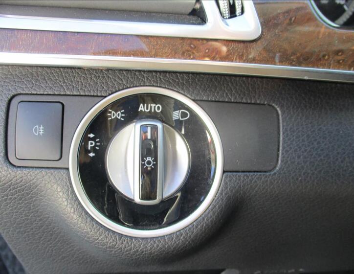 Mercedes-Benz Třídy E 27