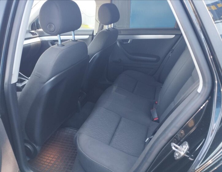 Audi A4 Sedan / Limuzína 1,8 l 120 kw