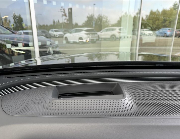 Mercedes-Benz EQC 38