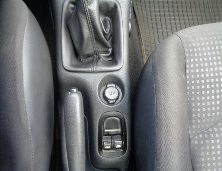 Peugeot 206 13