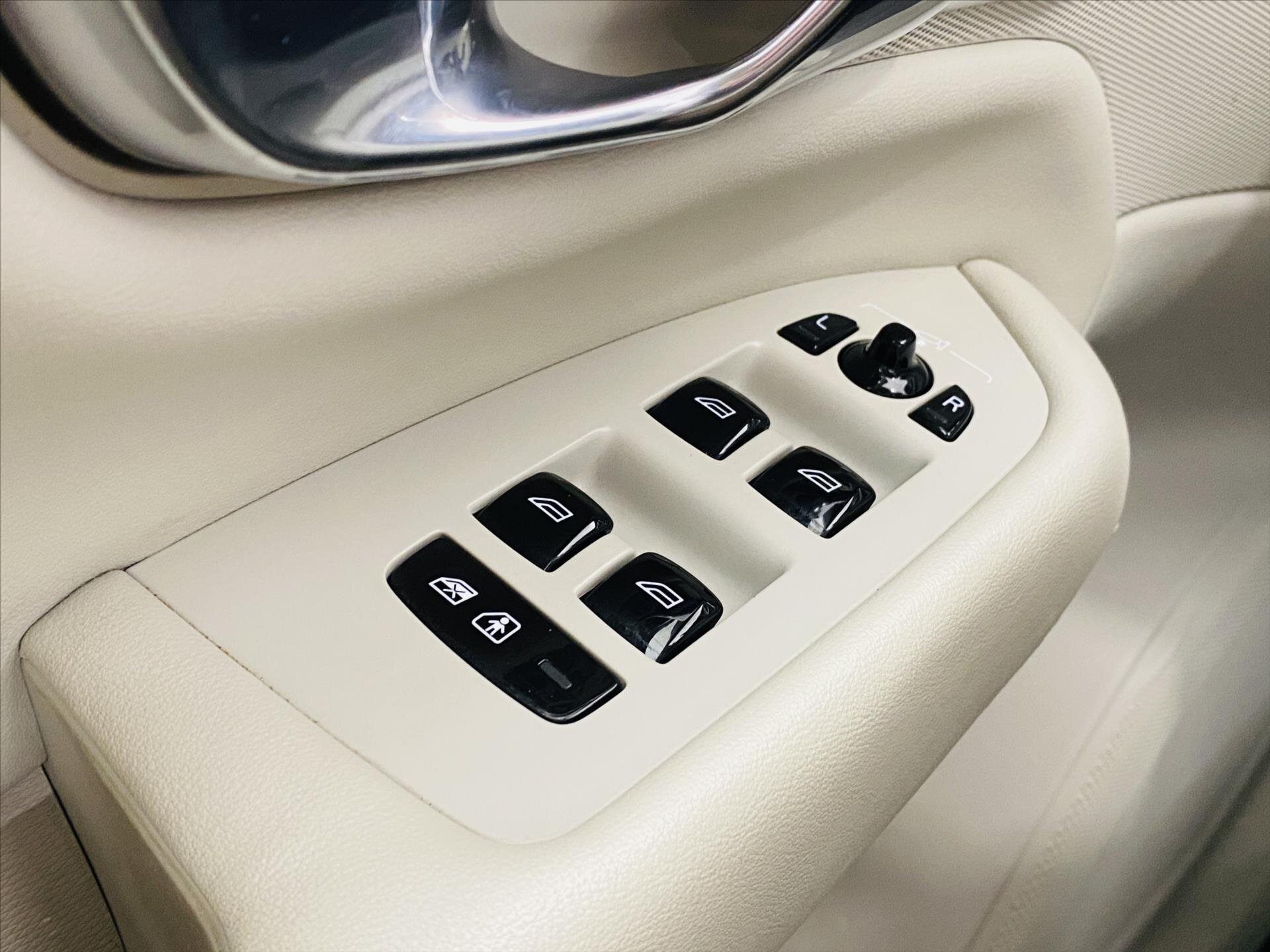 Volvo XC90 SUV / Terénní 2,0 l 173 kw