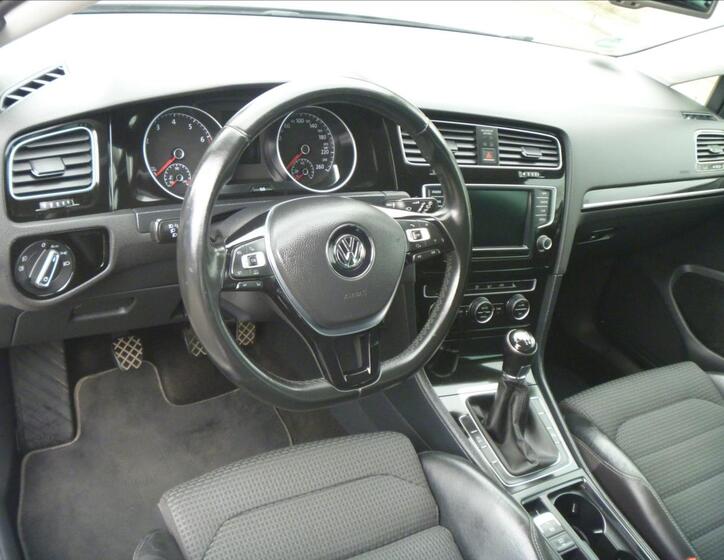 Volkswagen Golf 15