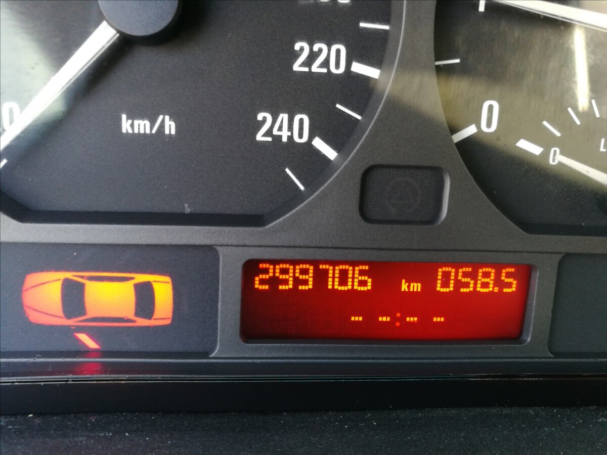 BMW Řada 3 Sedan / Limuzína 2,0 l 100 kw