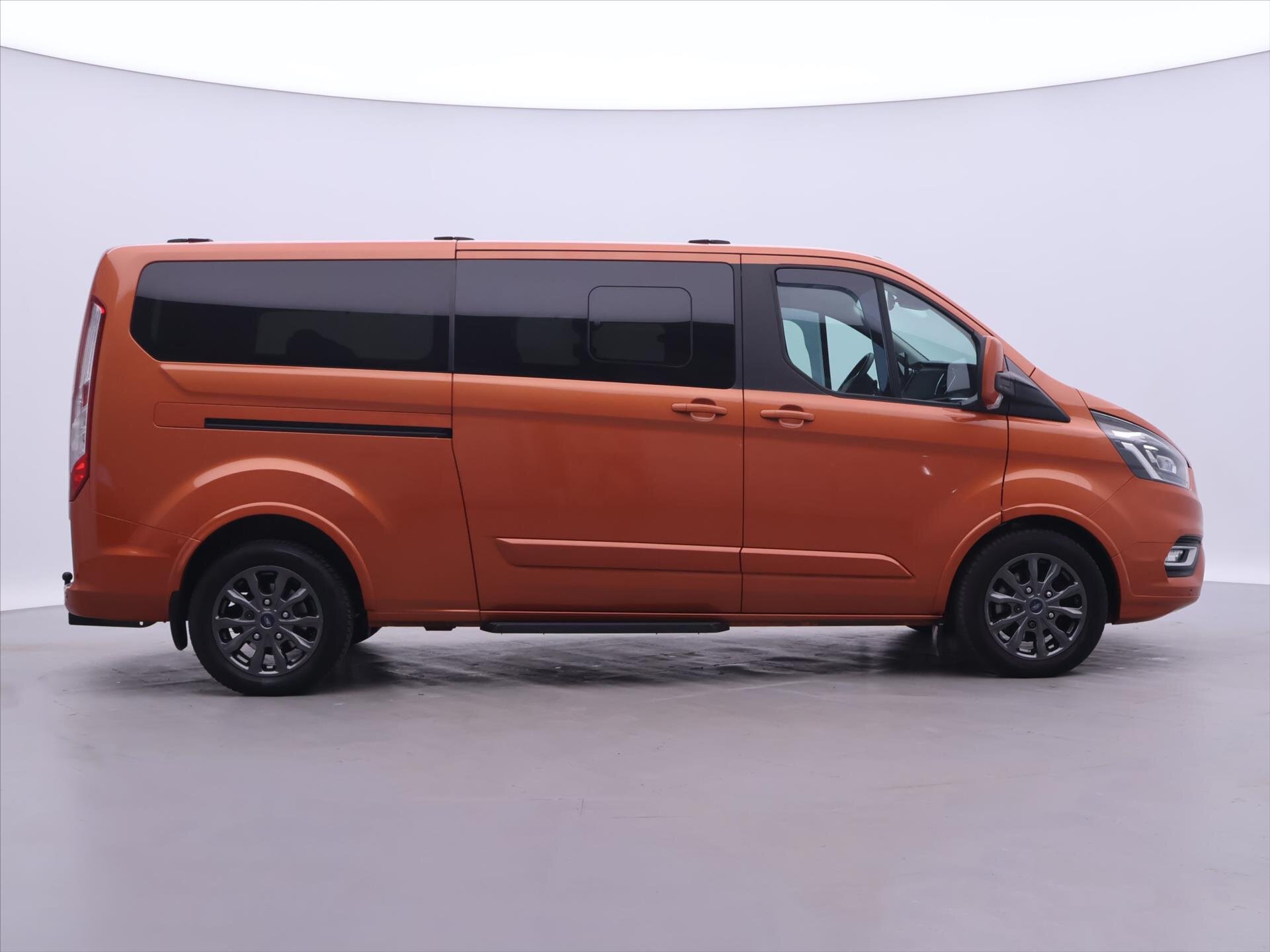Ford Tourneo Custom Kombi 2,0 l 125 kw