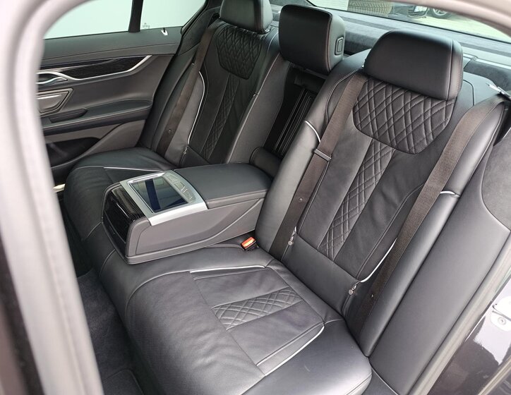 BMW Řada 7 Ostatní 3,0 l 250 kw