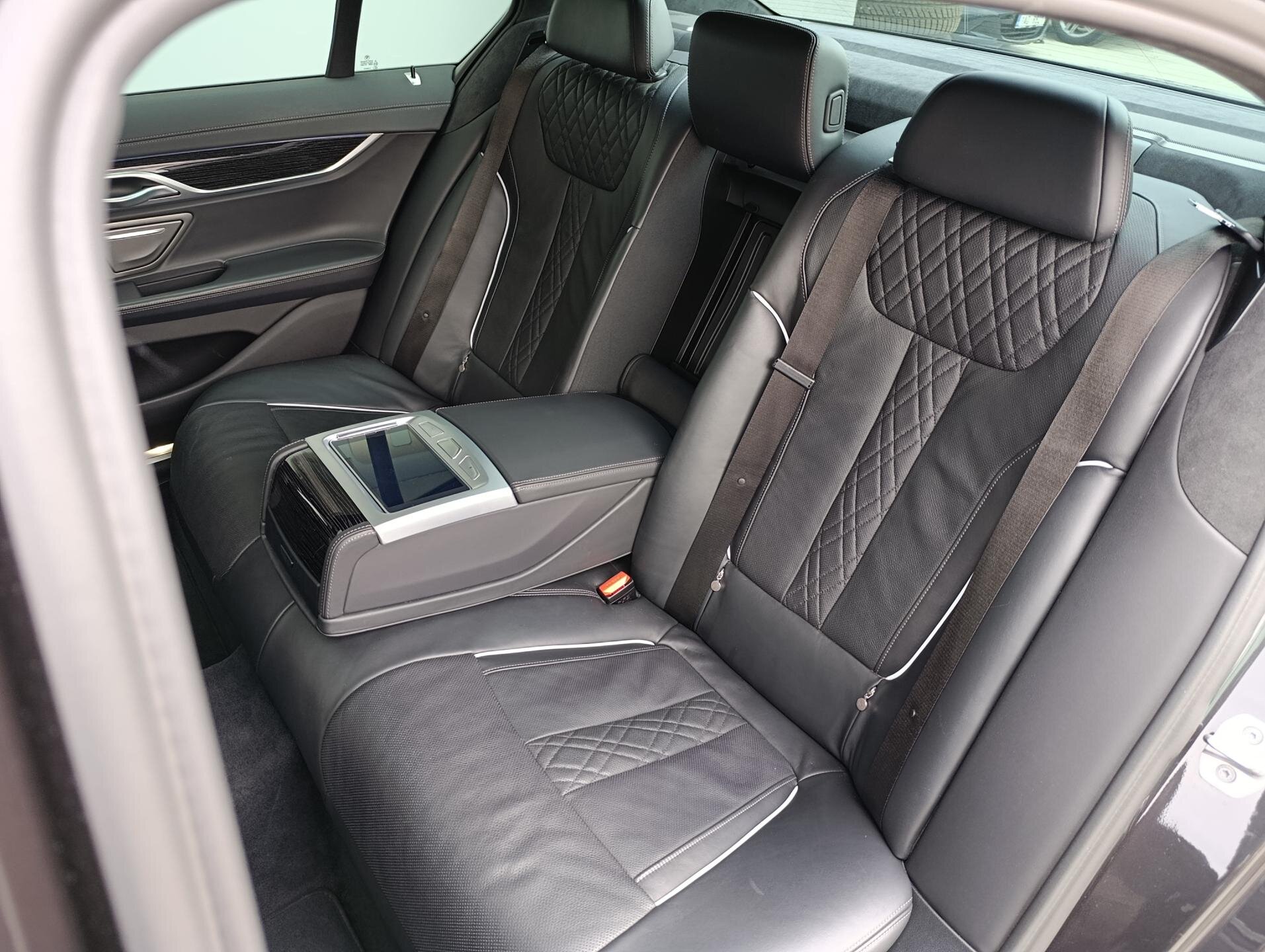 BMW Řada 7 Ostatní 3,0 l 250 kw