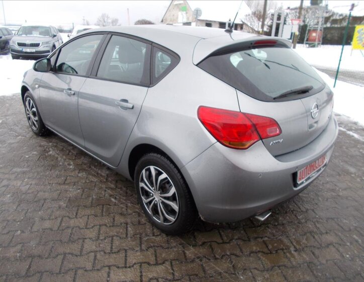 Opel Astra 11