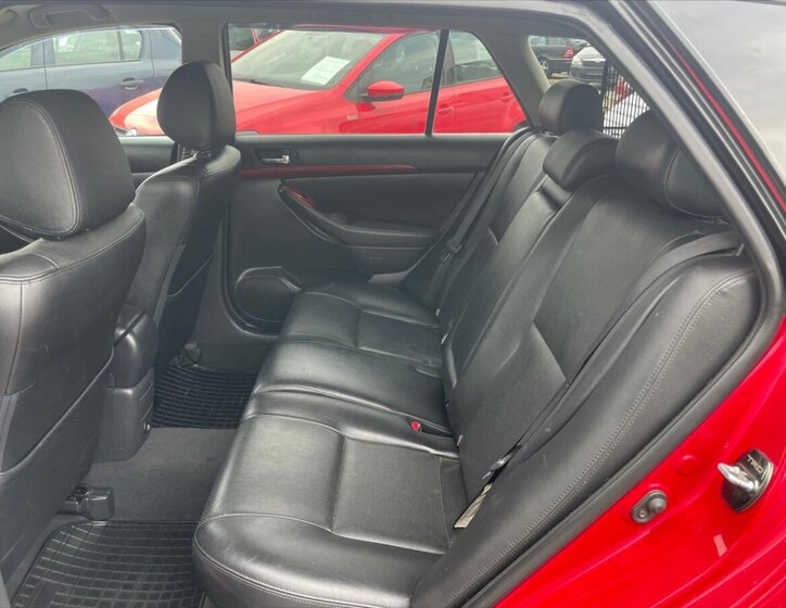 Toyota Avensis Kombi 2,0 l 93 kw
