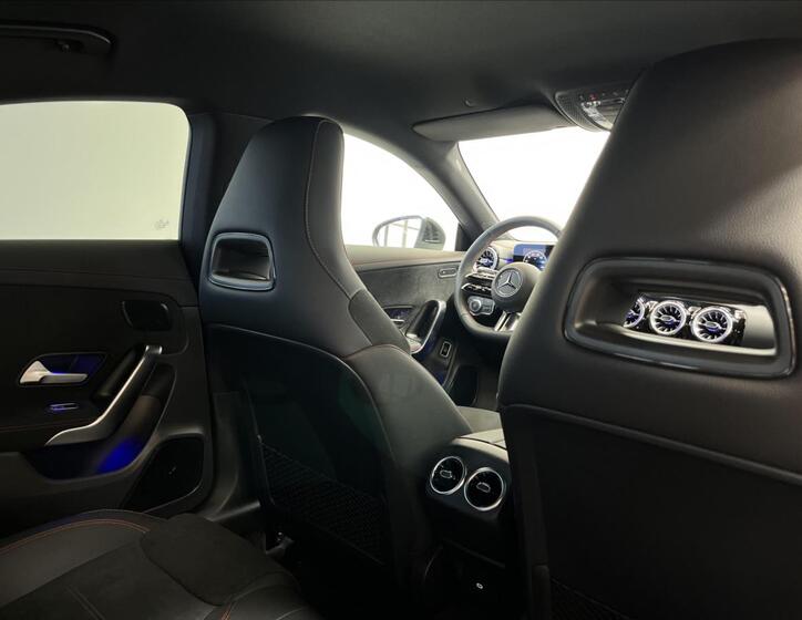 Mercedes-Benz CLA 22