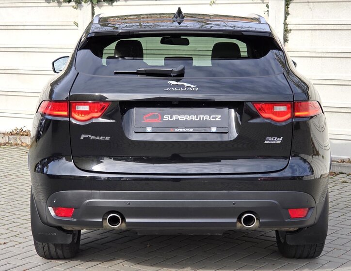 Jaguar F-Pace SUV 3,0 l 221 kw