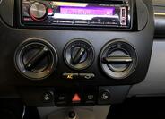 Volkswagen New Beetle 33