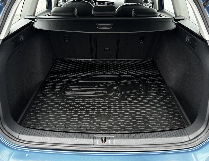 Volkswagen Golf Kombi 1,6 l 77 kw