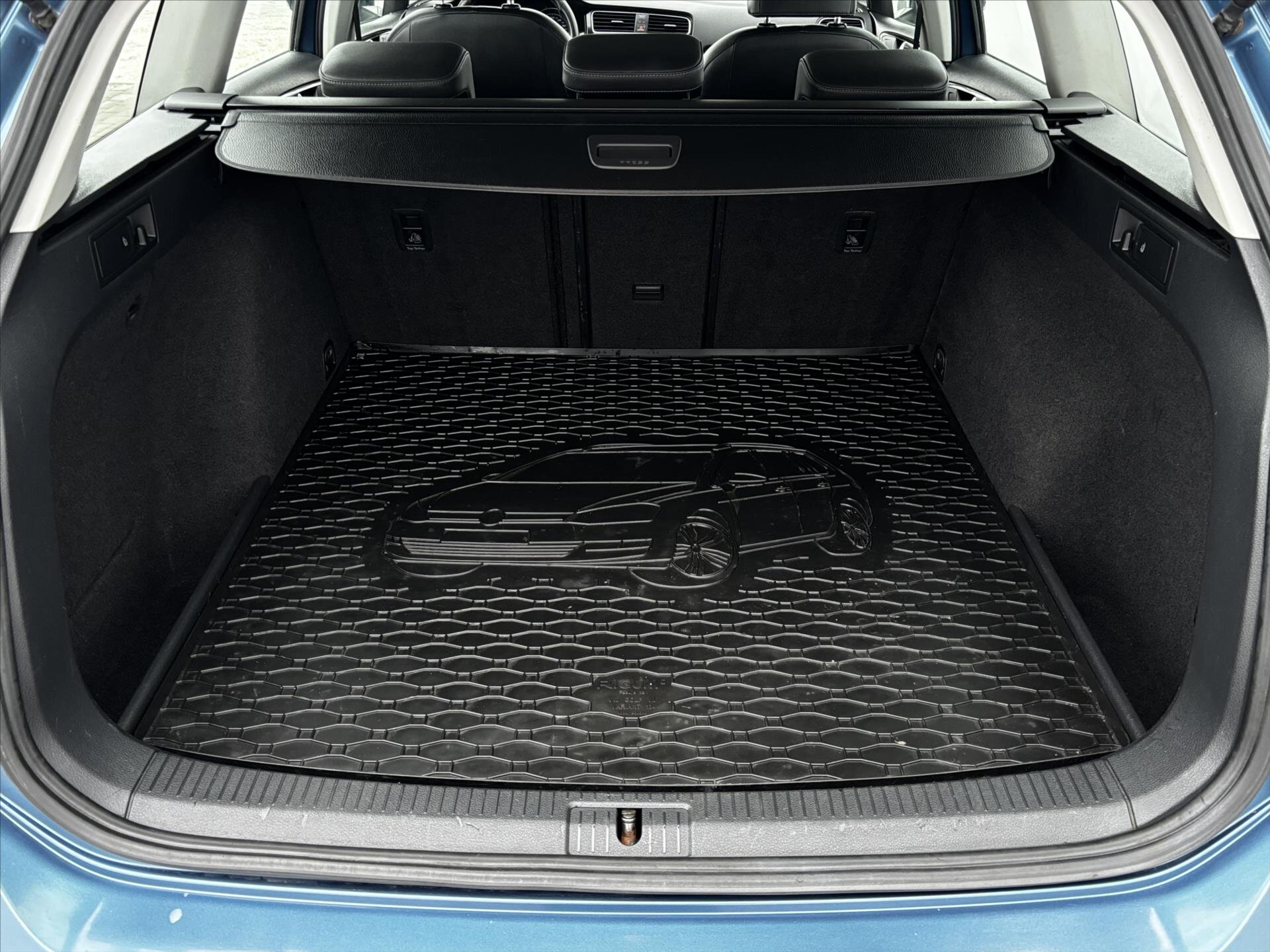 Volkswagen Golf Kombi 1,6 l 77 kw