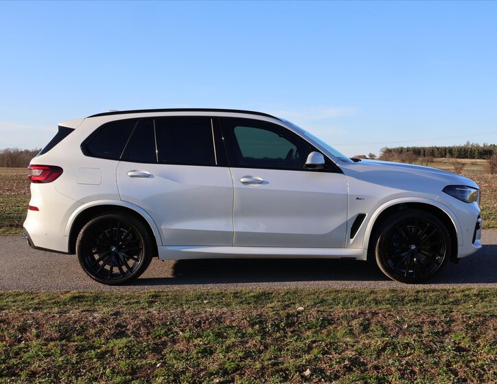BMW X5 SUV / Terénní 3,0 l 250 kw
