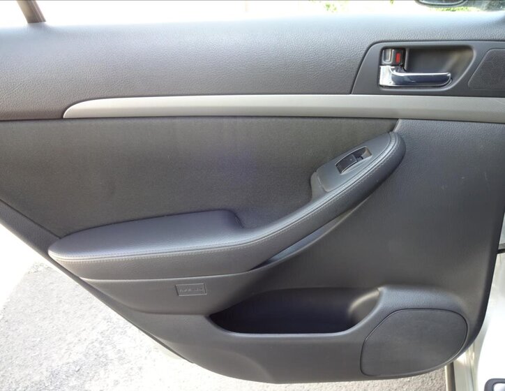 Toyota Avensis Kombi 2,0 l 93 kw