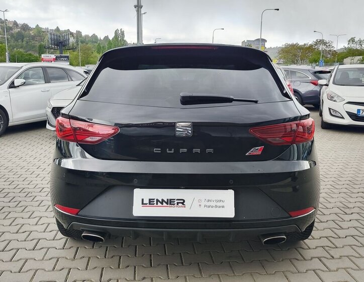 Seat Leon Hatchback 2,0 l 221 kw