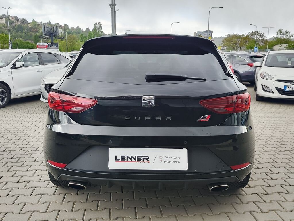 Seat Leon Hatchback 2,0 l 221 kw