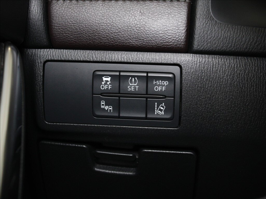 Mazda 6 Sedan / Limuzína 2,2 l 129 kw