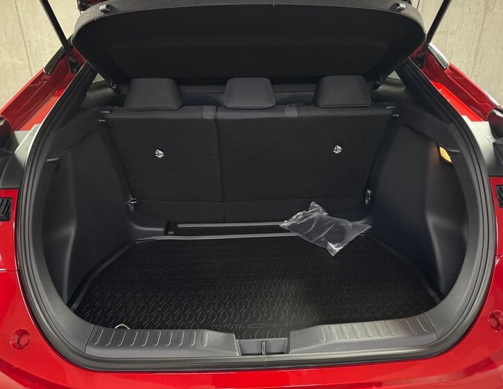 Toyota C-HR Hatchback 1,8 l 90 kw