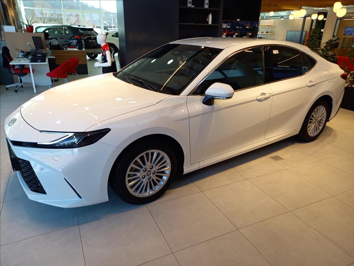 Toyota Camry Sedan 2,5 l 169 kw