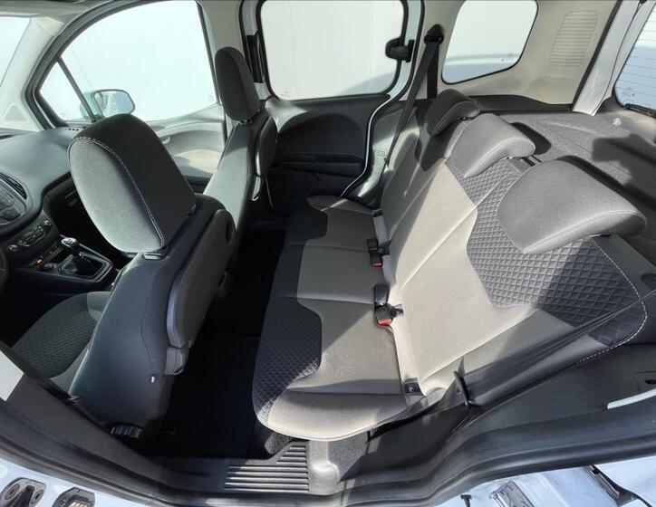 Ford Tourneo Courier 15