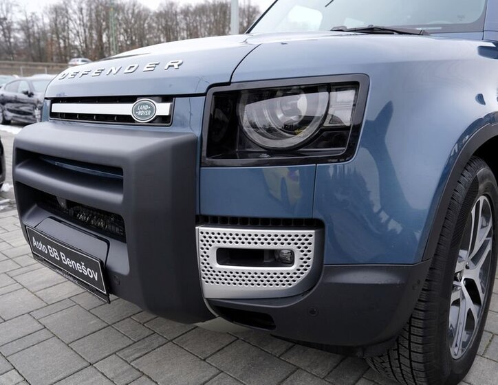 Land Rover Defender SUV 3,0 l 294 kw
