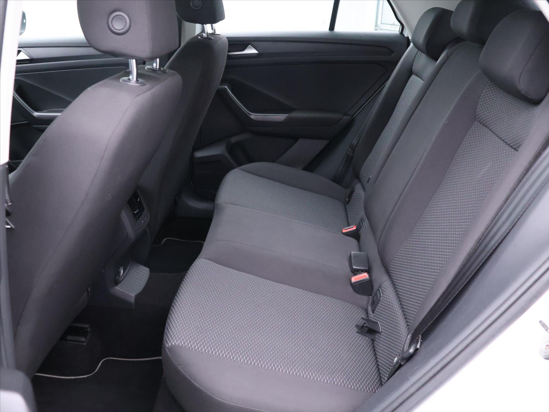 Volkswagen T-Roc SUV / Terénní 999,0 85 kw