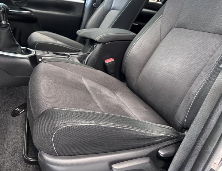 Toyota Hilux Pick-up 2,4 l 110 kw