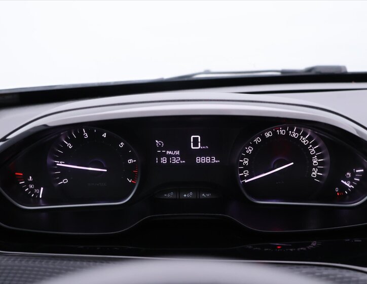 Peugeot 2008 SUV / Terénní 1,2 l 81 kw