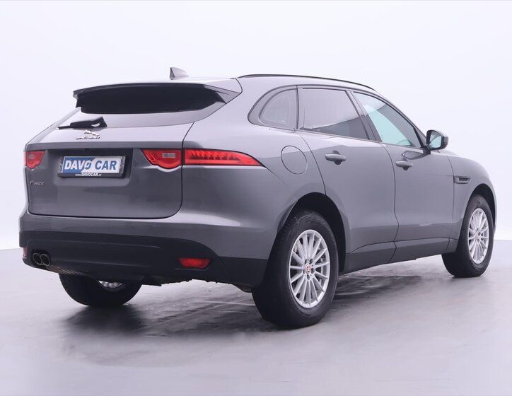 Jaguar F-Pace SUV 2,0 l 132 kw