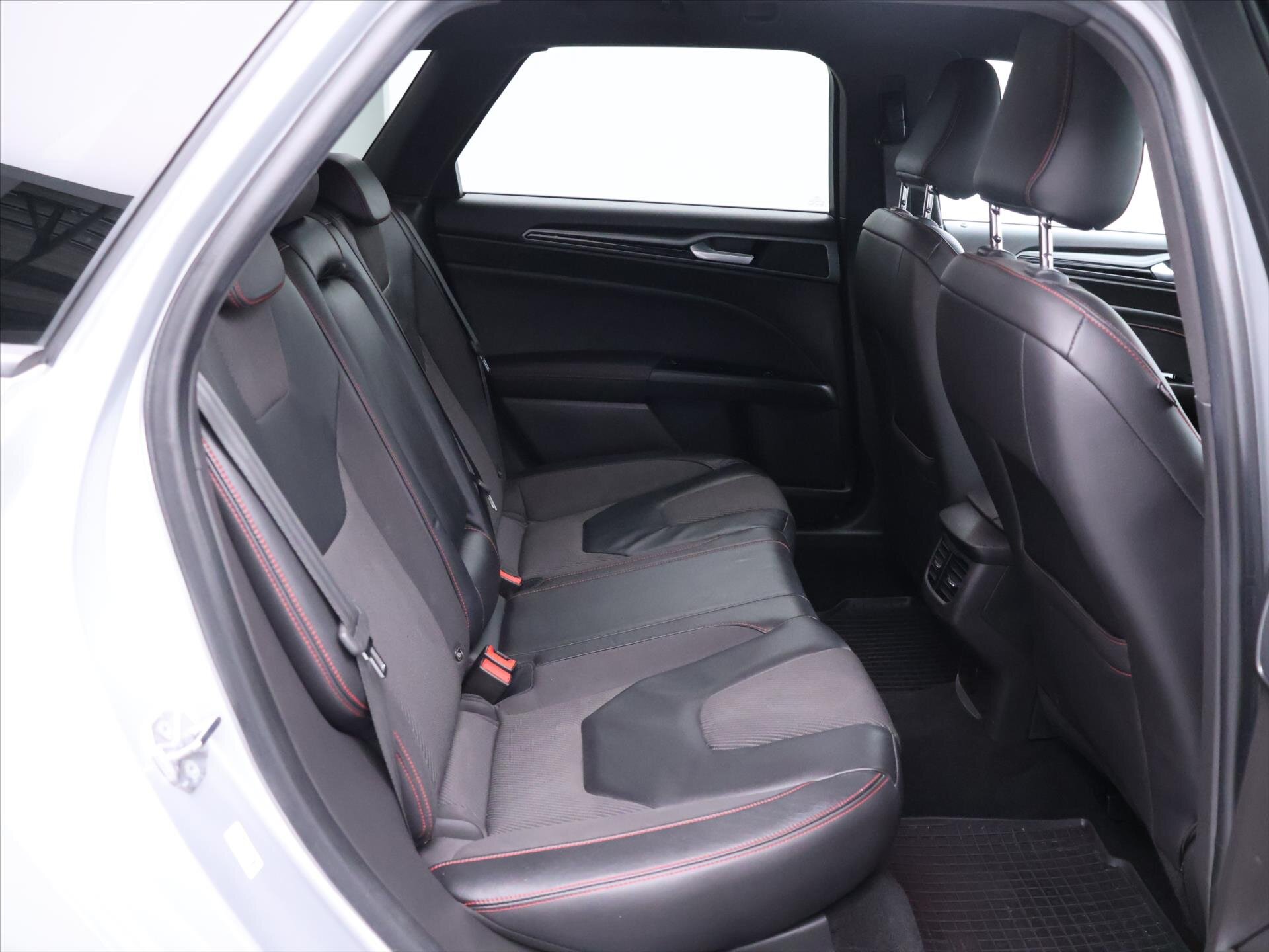 Ford Mondeo Kombi 2,0 l 132 kw