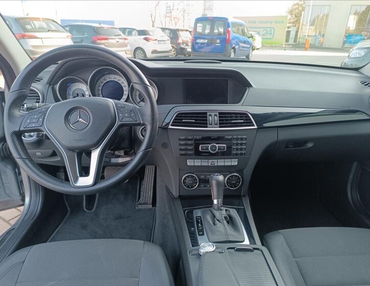 Mercedes-Benz Třídy C Kupé 2,1 l 150 kw