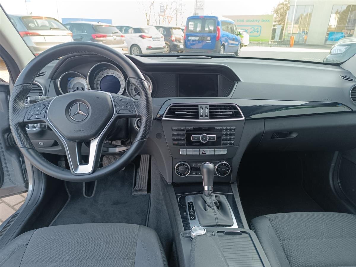 Mercedes-Benz Třídy C Kupé 2,1 l 150 kw