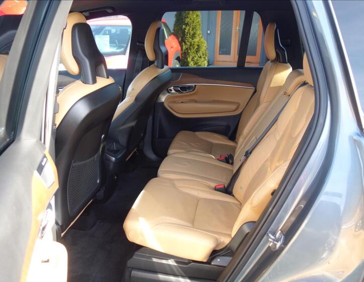 Volvo XC90 16