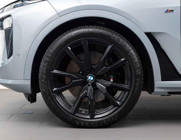 BMW X7 6