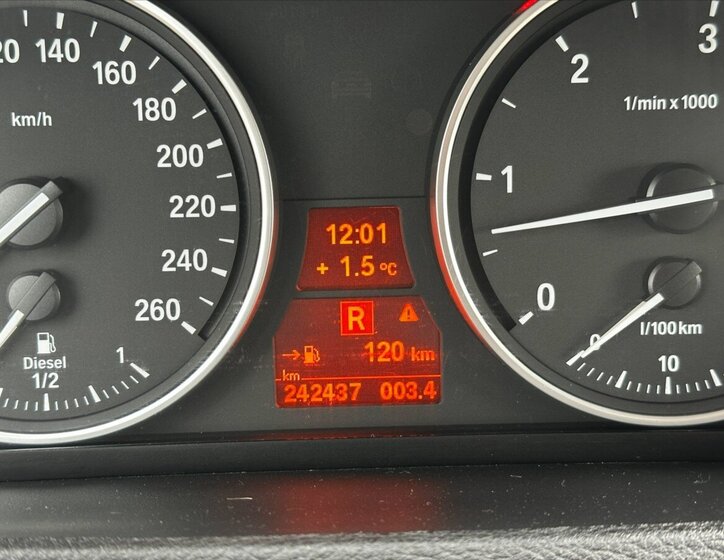 BMW X5 Kombi 3,0 l 180 kw