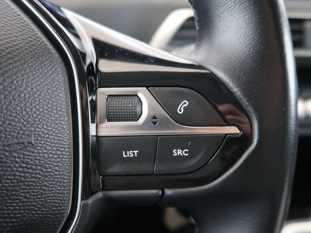 Peugeot 5008 SUV 1,2 l 96 kw