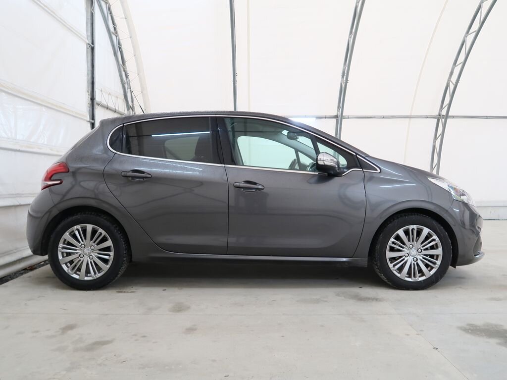 Peugeot 208 Hatchback 1,2 l 61 kw