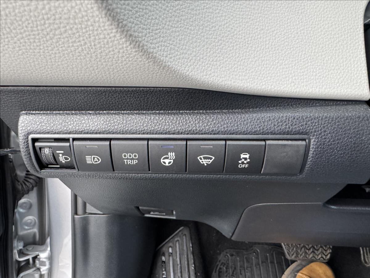 Toyota Corolla Sedan / Limuzína 1,8 l 72 kw