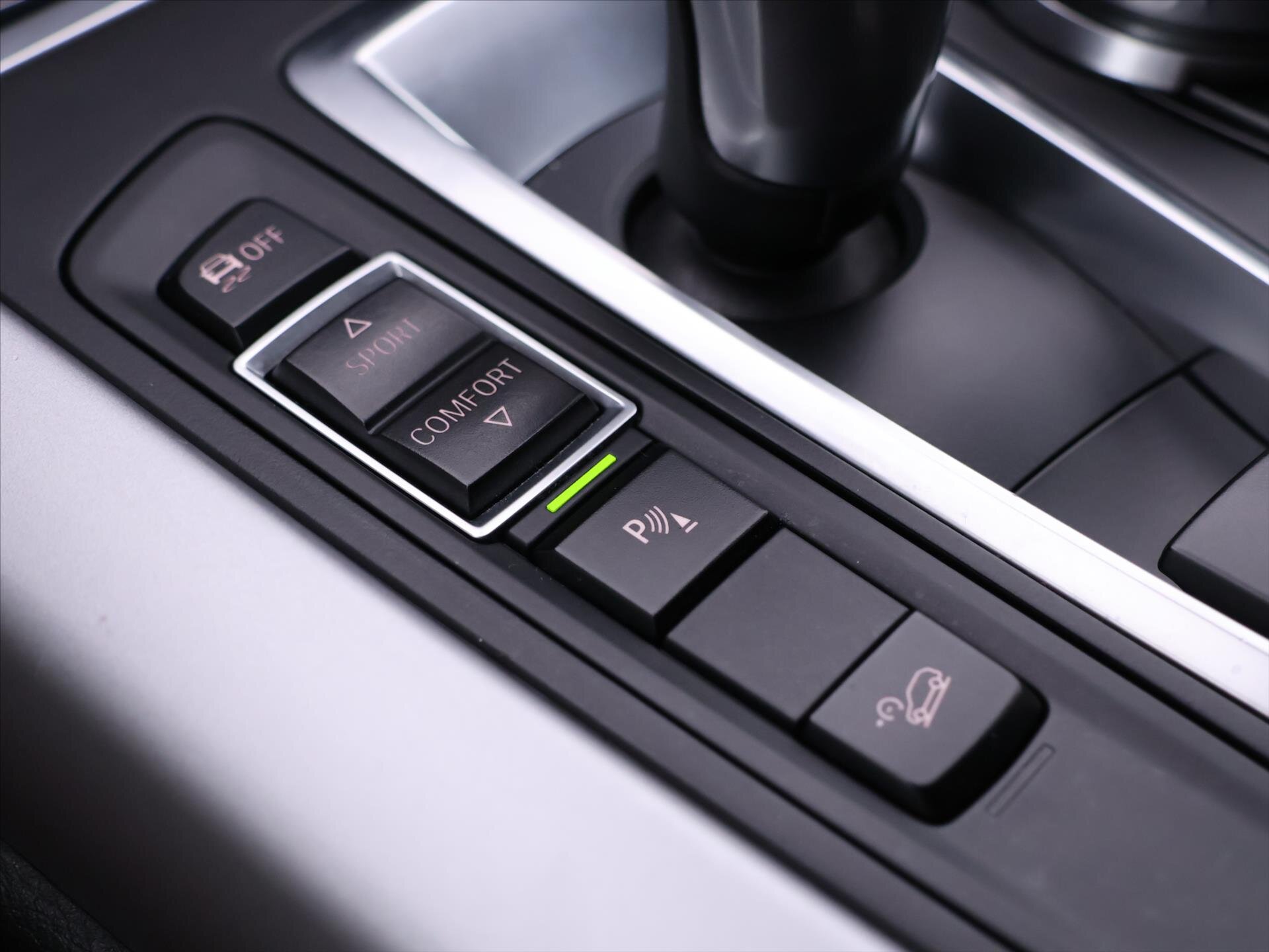 BMW X5 SUV / Terénní 3,0 l 230 kw