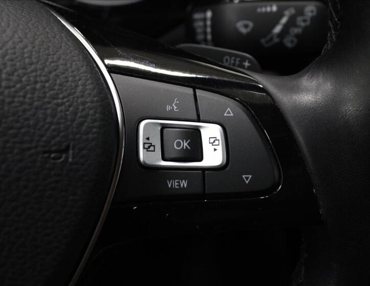 Volkswagen Touran 19