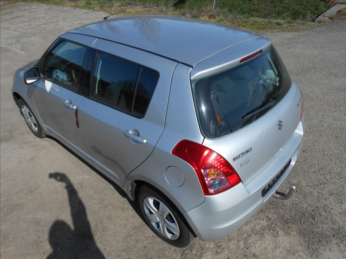 Suzuki Swift Hatchback 1,3 l 67 kw