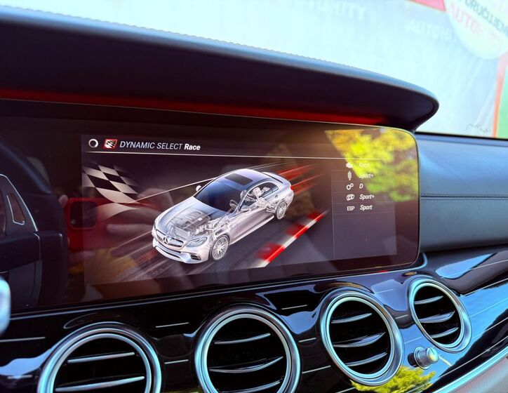 Mercedes-Benz Třídy E 28