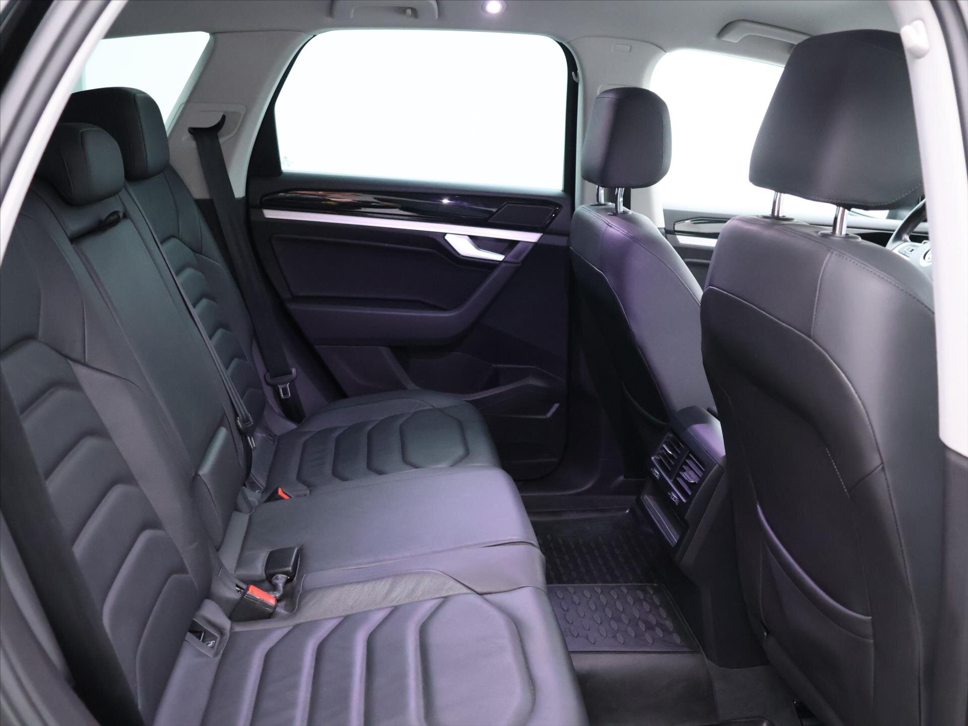 Volkswagen Touareg SUV / Terénní 3,0 l 170 kw