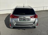 Toyota Auris Kombi 1,6 l 98 kw