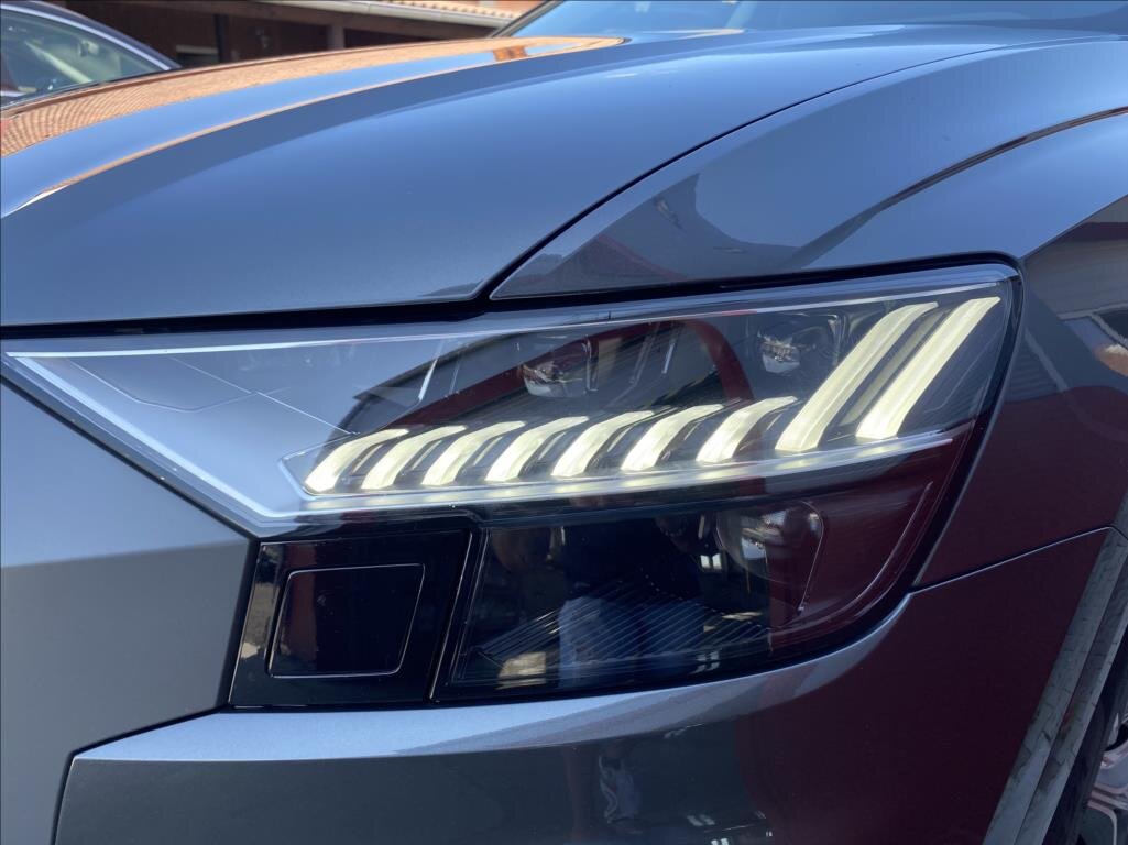 Audi Q8 SUV / Terénní 3,0 l 250 kw