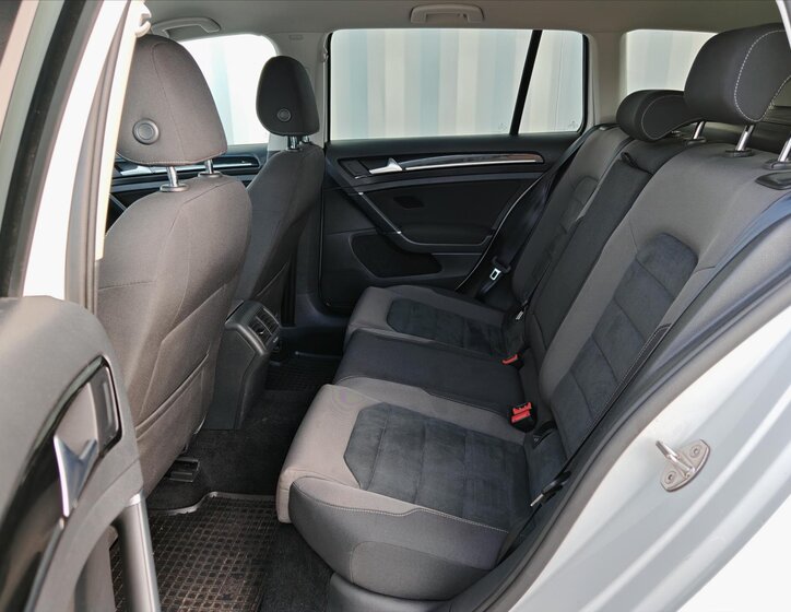 Volkswagen Golf Kombi 1,5 l 96 kw